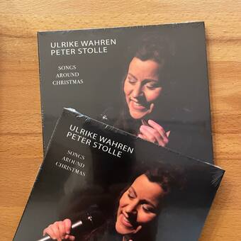 ‚Songs around Christmas‘😀🥰😀Gerade ist die neue CD des wunderbaren Detmolder Künstlerpaares Ulrike Wahren und Peter Stolle eingetroffen und wir freuen uns sehr, die CD bei uns verkaufen zu dürfen🥰😍!! Zum Nikolaus🎅, eine Geschenkidee zu Weihnachten🎄, zum Selberhören🛋🎧…

#bioweinesindunserepassion #bioweinedetmold #detmold #singen #christmassongs #lemgo #paderborn #konzertliebe